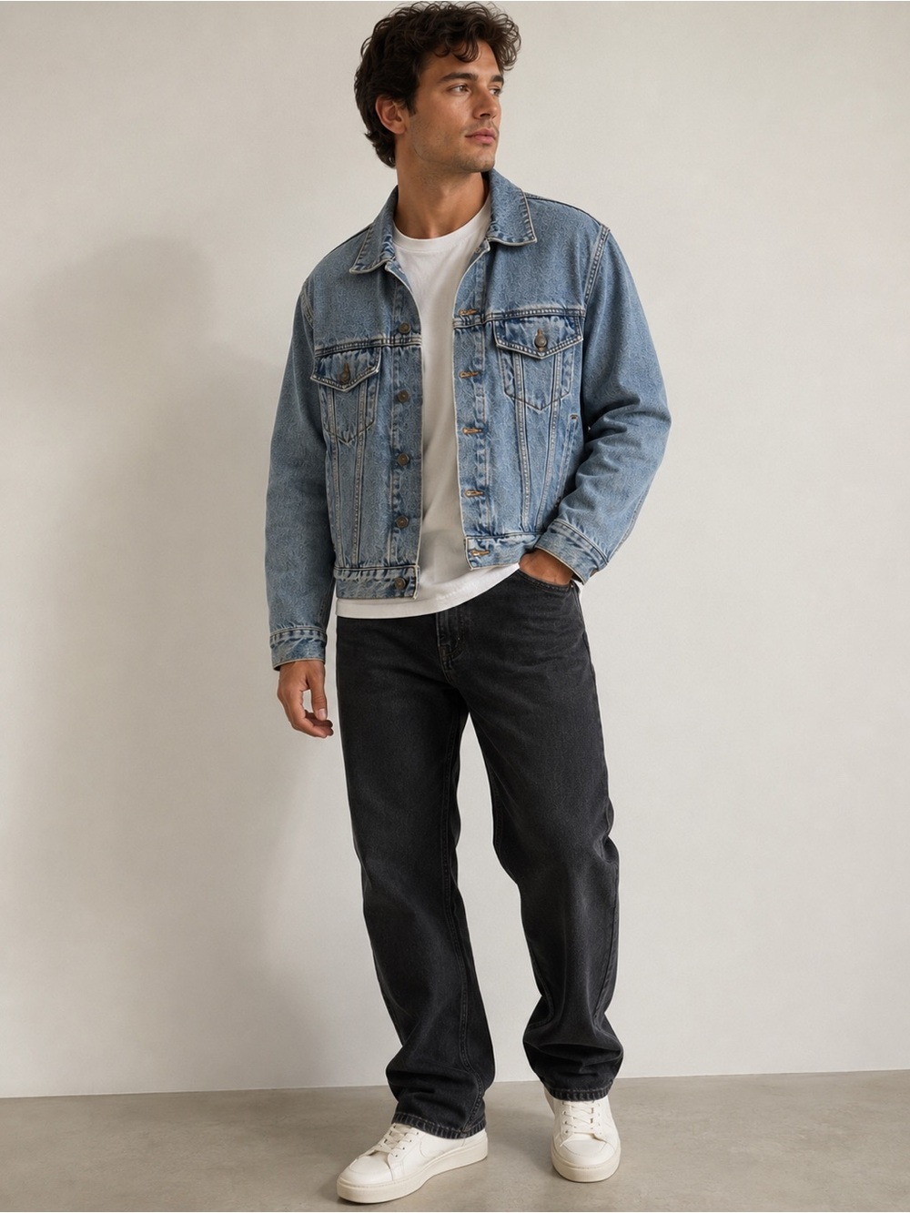 Haggar Clothing Men’s Light Wash Denim Trucker Jacket Vintage Style Small